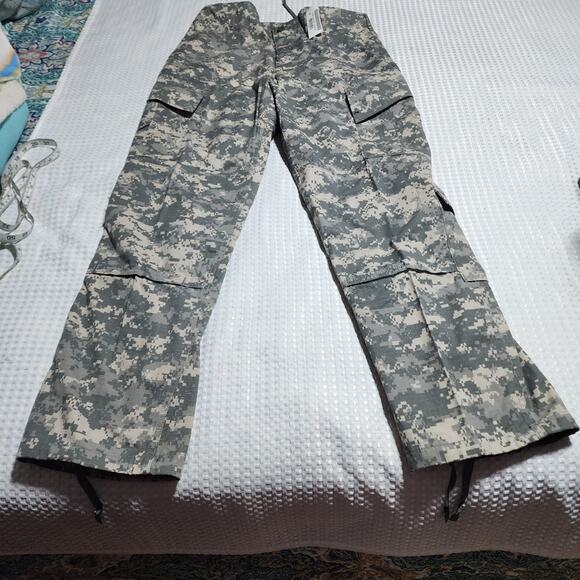 USA MILITARY NWT GENUINE ARMY COMBAT UNIFORM TROUSER PANTS SZ MEDIUM - Picture 1 of 9